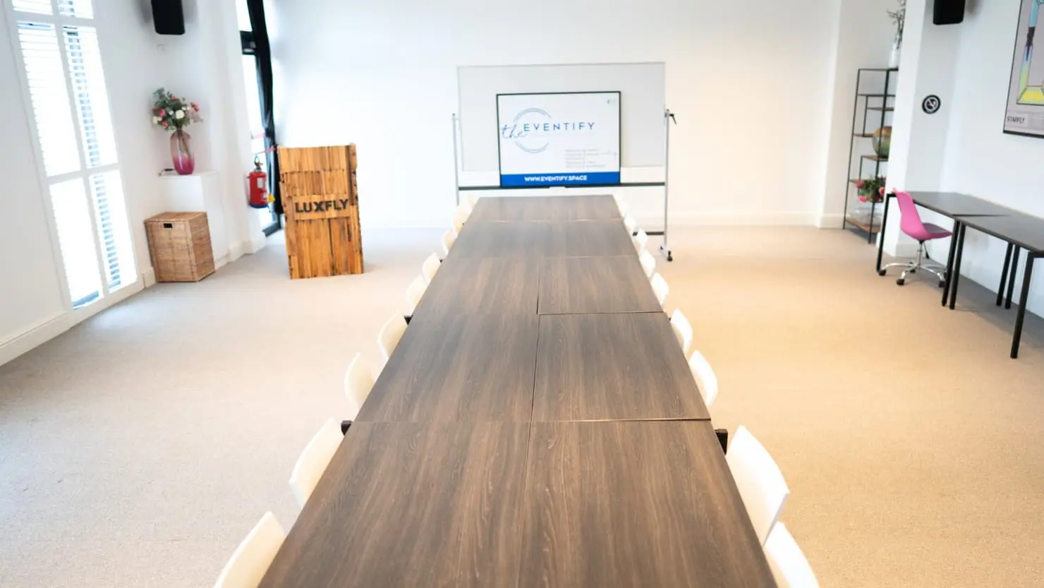 Salle de réunion Saturne chez Eventify au Luxembourg